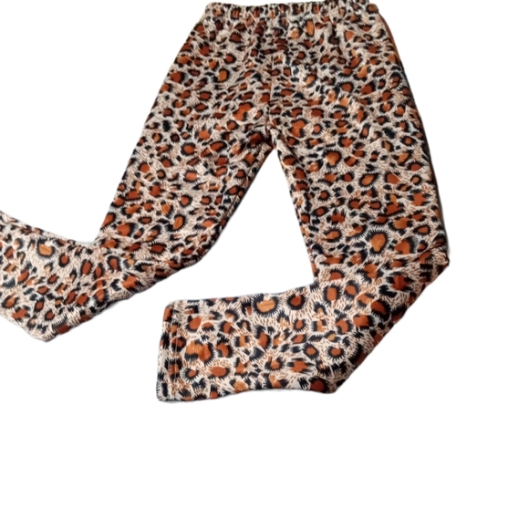 NWOT Girls ..Beach riot ribbed animal print leggings. Size Medium. - Picture 3 of 4